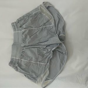 Lululemon hotty hot 4inch short size 4